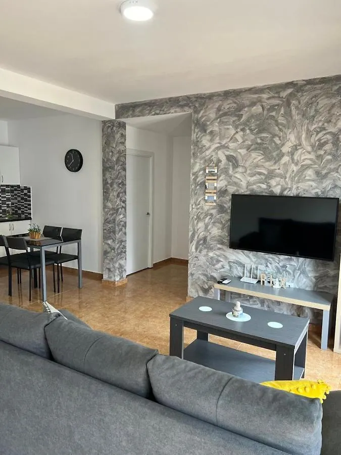 Daisal Apartment - 2 Bedroom Apartment With Balcony Near The Beach & City Center, Perfect For Nomads, Travellers, Families, Watersports! سانتا ماريا