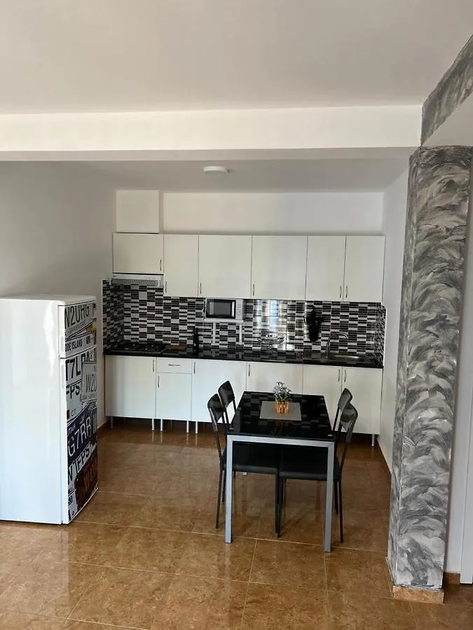 Daisal Apartment - 2 Bedroom Apartment With Balcony Near The Beach & City Center, Perfect For Nomads, Travellers, Families, Watersports! سانتا ماريا