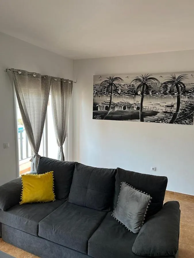 Daisal Apartment - 2 Bedroom Apartment With Balcony Near The Beach & City Center, Perfect For Nomads, Travellers, Families, Watersports! سانتا ماريا