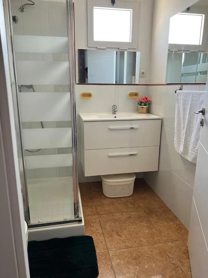 Daisal Apartment - 2 Bedroom Apartment With Balcony Near The Beach & City Center, Perfect For Nomads, Travellers, Families, Watersports! سانتا ماريا