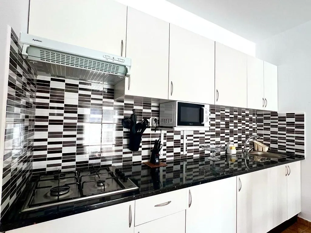 Daisal Apartment - 2 Bedroom Apartment With Balcony Near The Beach & City Center, Perfect For Nomads, Travellers, Families, Watersports! سانتا ماريا