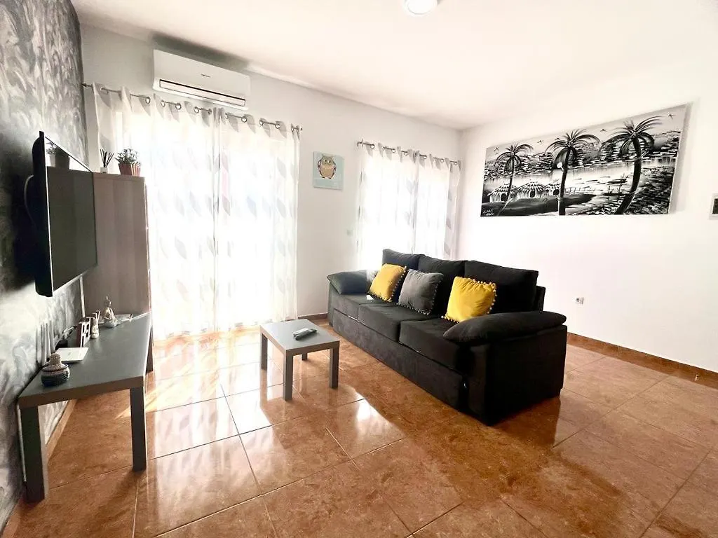 Daisal Apartment - 2 Bedroom Apartment With Balcony Near The Beach & City Center, Perfect For Nomads, Travellers, Families, Watersports! سانتا ماريا