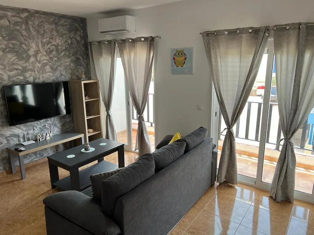 Daisal Apartment: Beachside 2-Bedroom with Balcony Santa Maria 0*,