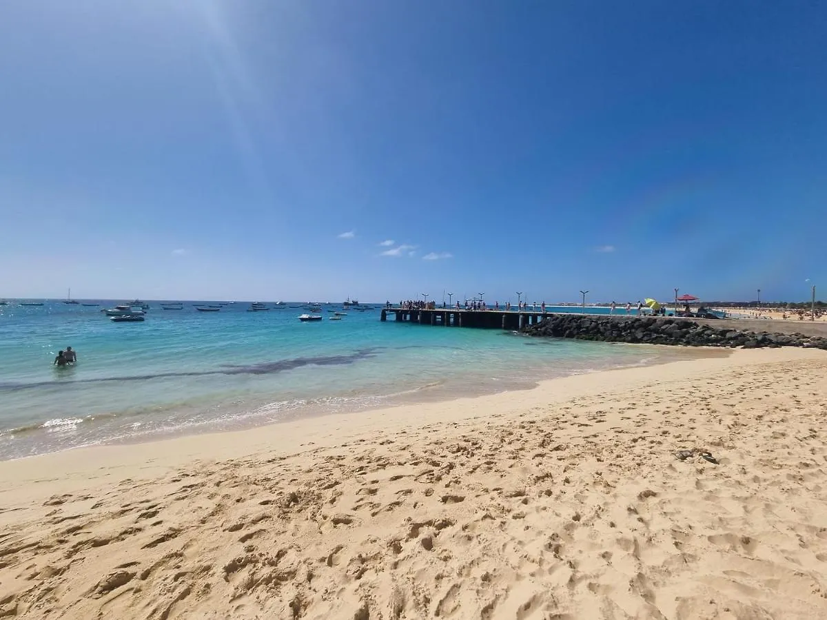 Daisal Apartment: Beachside 2-Bedroom with Balcony Santa Maria Cape Verde