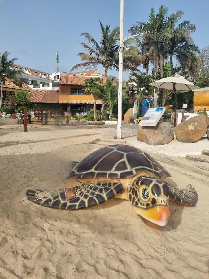 Daisal Apartment: Beachside 2-Bedroom with Balcony Santa Maria 0*,